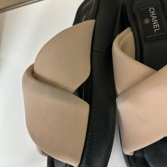 Chanel Women's Black and Cream Sandals - Picture 8 of 16